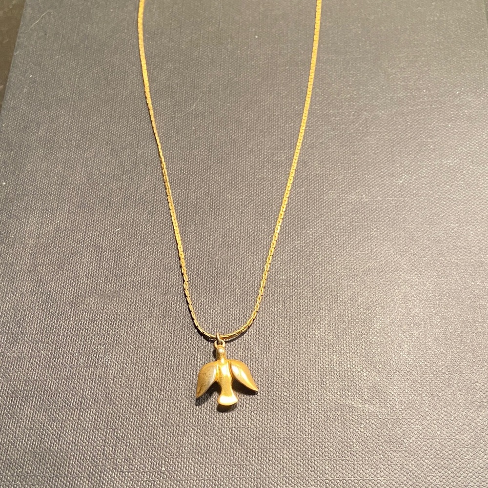 Vintage 70s 1970s Gold Bird CHARM Holy Spirit Dove of PEACE Pendant Necklace - Picture 4 of 6